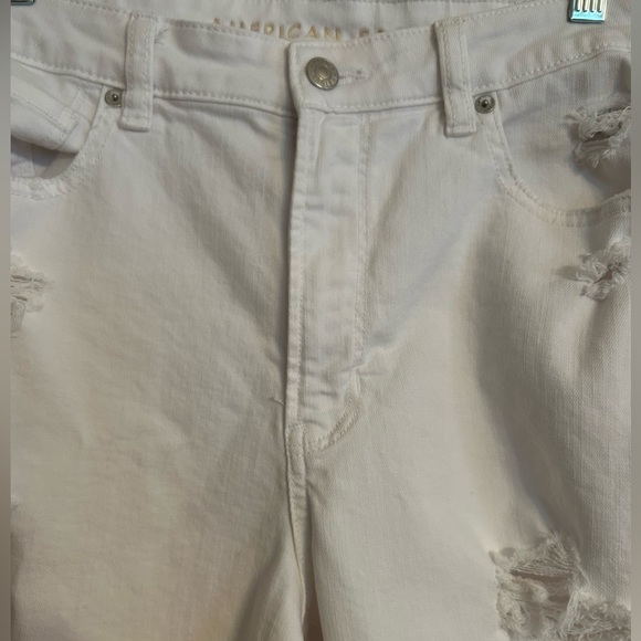 American Eagle White Stretch Distressed Mom Jeans Size 12 X-Short - Picture 3 of 8